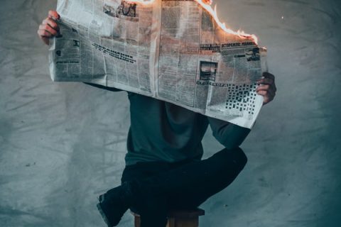 负面新闻爆发式增长，我们应该远离社交媒体吗？